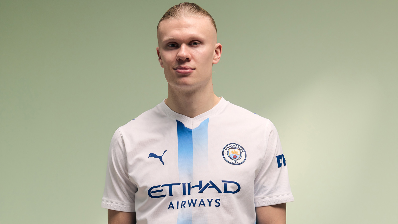 Erling Haaland wearing the Manchester City 2026/27 PUMA third kit